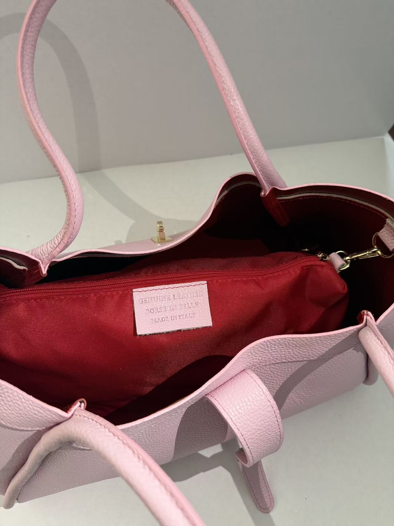 Lining — a customisation option for private-label leather goods