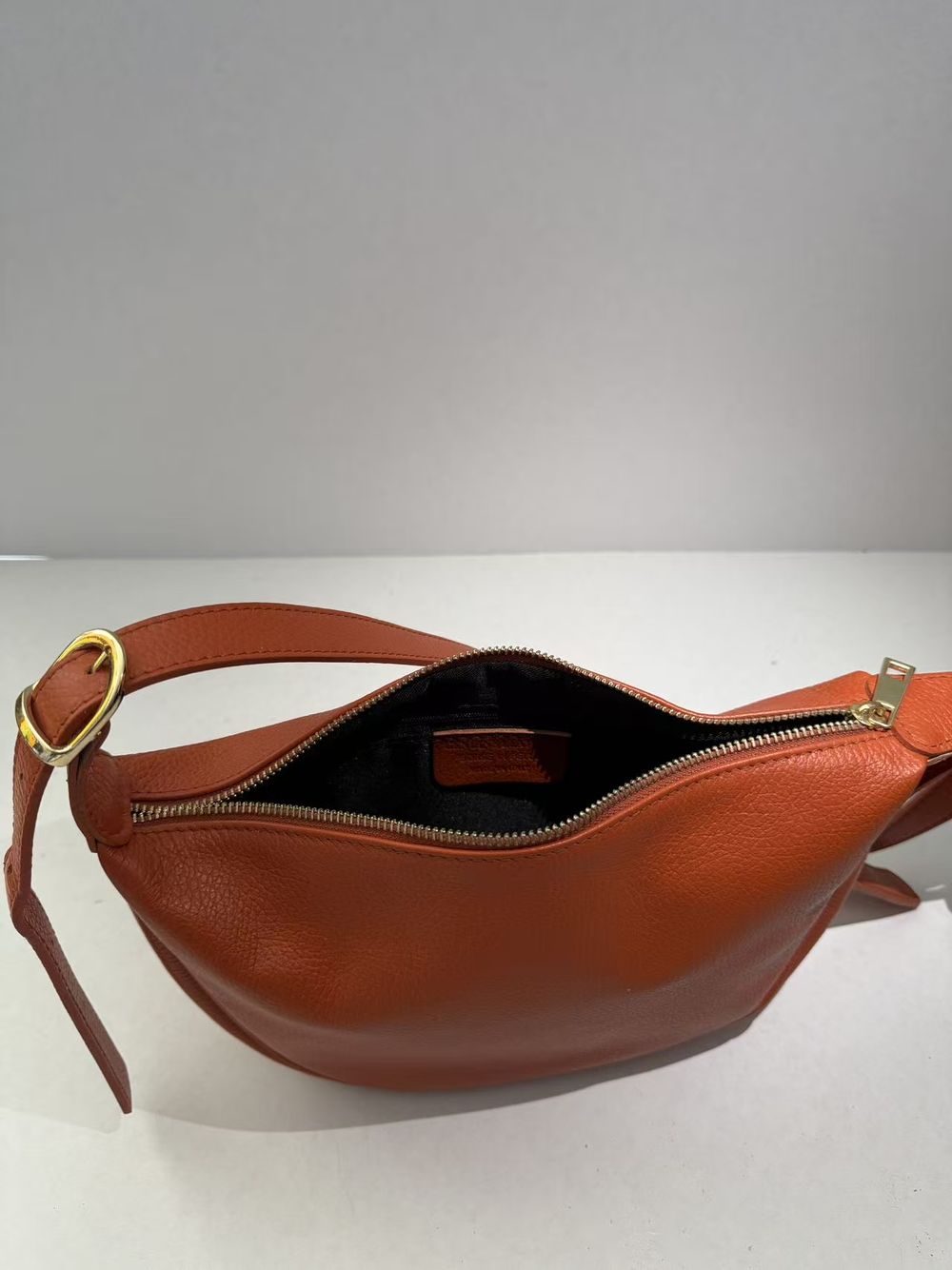 Oltrarno Crossbody — product detail 2
